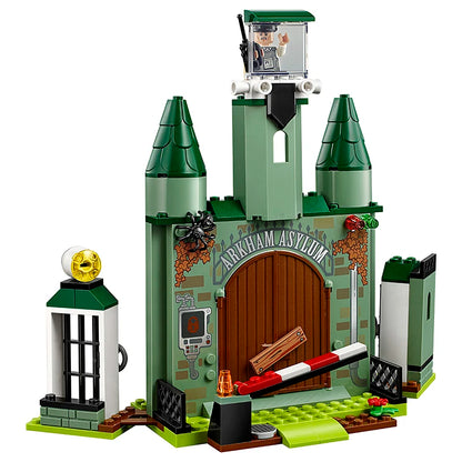 LEGO 76138 Batman & Joker Escape Building Set – DC Super Heroes