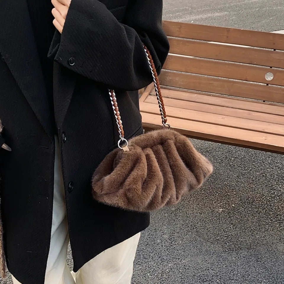 Luxury Women S Furry Pleated Purses Handbags Plush Cloud Bag Designer Chain Shoulder Bags Winter