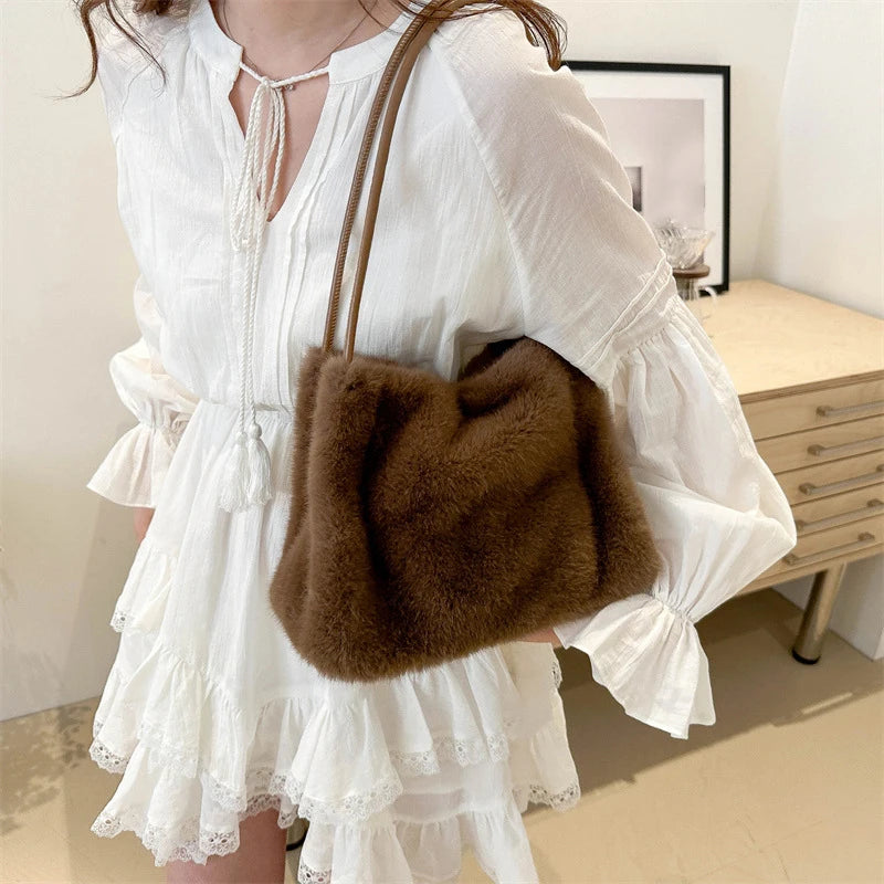Fluffy Plush Shoulder Tote Bag – Soft Faux Fur Top-Handle Handbag