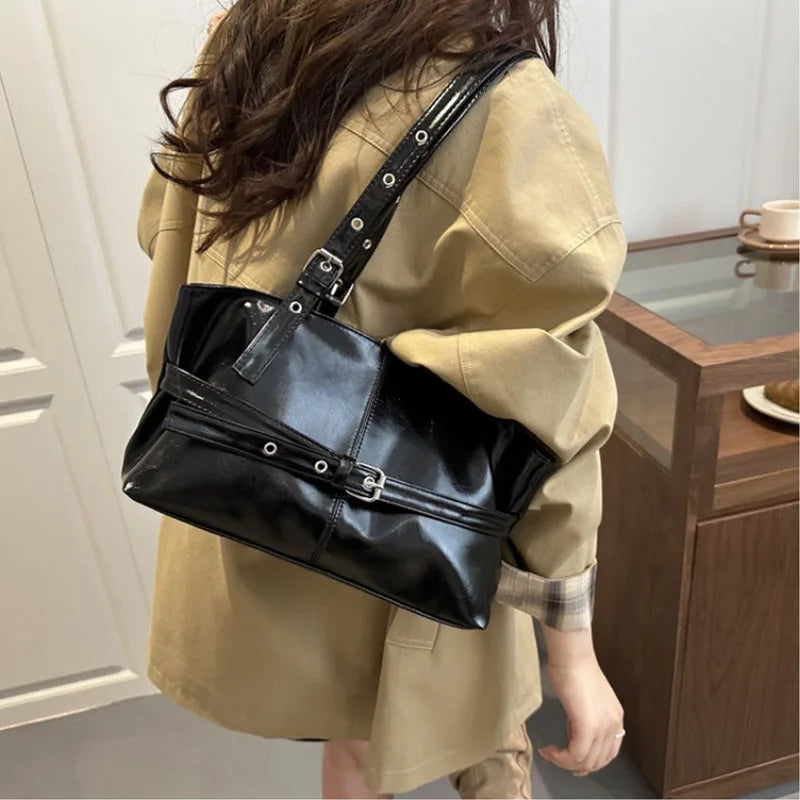 Women's Retro Large Capacity Shoulder Tote Bag