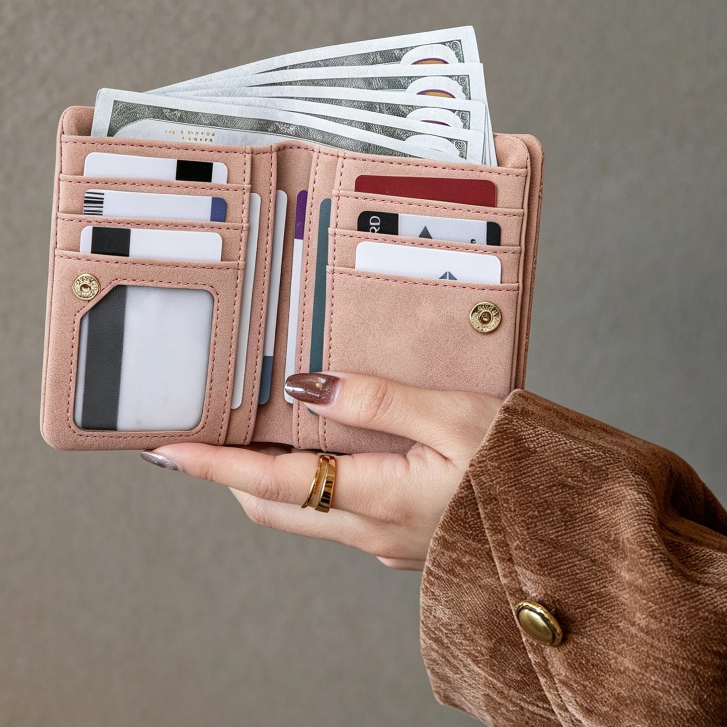 Women's Quilted PU Leather Bi-Fold Wallet with Wristlet & Zipper