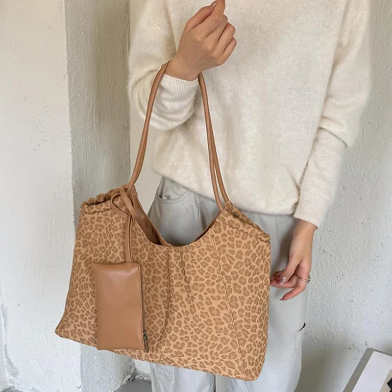 Large Capacity Shoulder Tote Bag – Women's Minimalist Commuter Purse