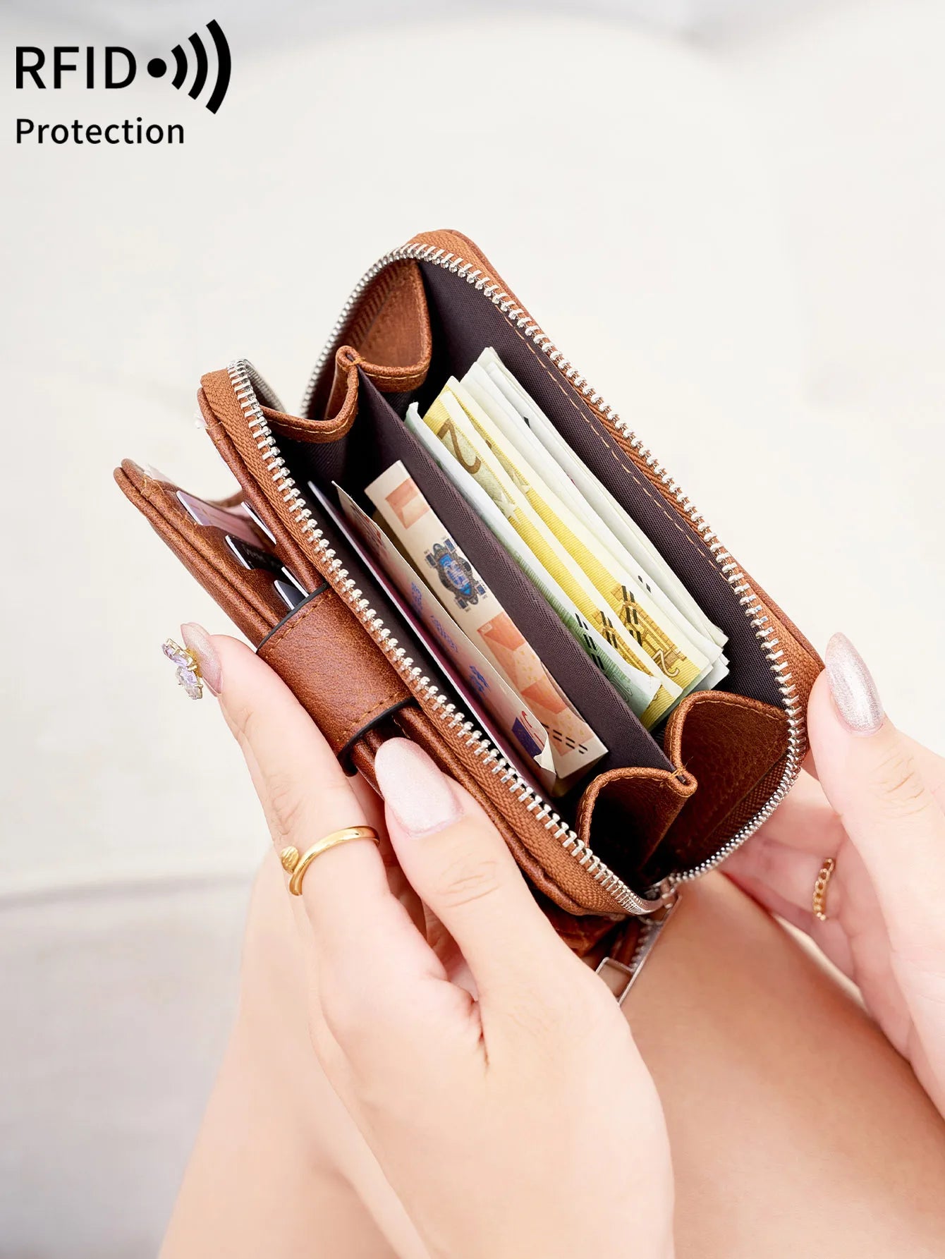 Women's RFID Blocking Short Wallet – Vintage Zipper Coin Purse & Card Holder