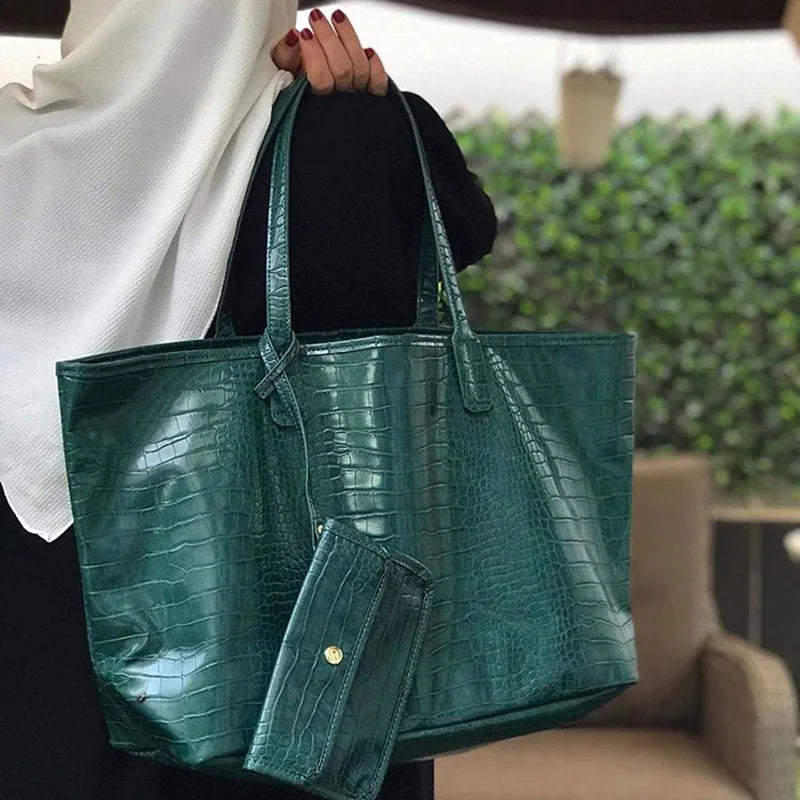 Snake Pattern Shoulder Bag - Large Capacity Embossed Tote for Women
